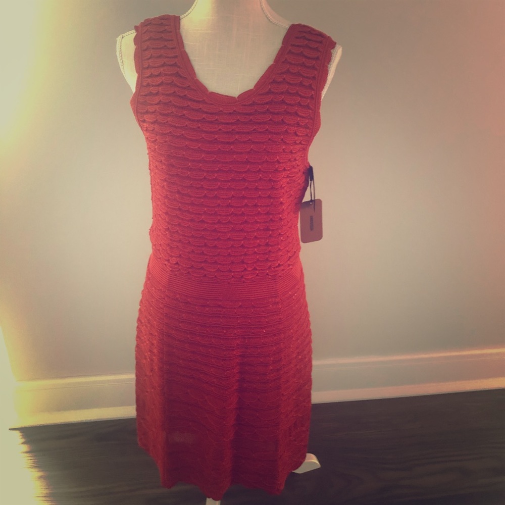 Missoni NWT Red metallic scalloped Knit dress